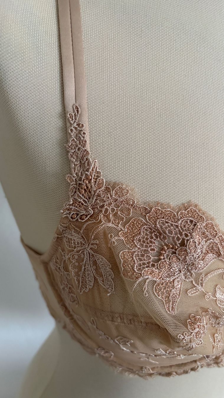 Altra biancheria intima: Lise Charmelle BH 75 C – Usato da Liestal venduto da Goldart 4