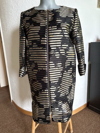 Schicke Herno Jacke Gr. 42 floral gemustert - perfekt für de
