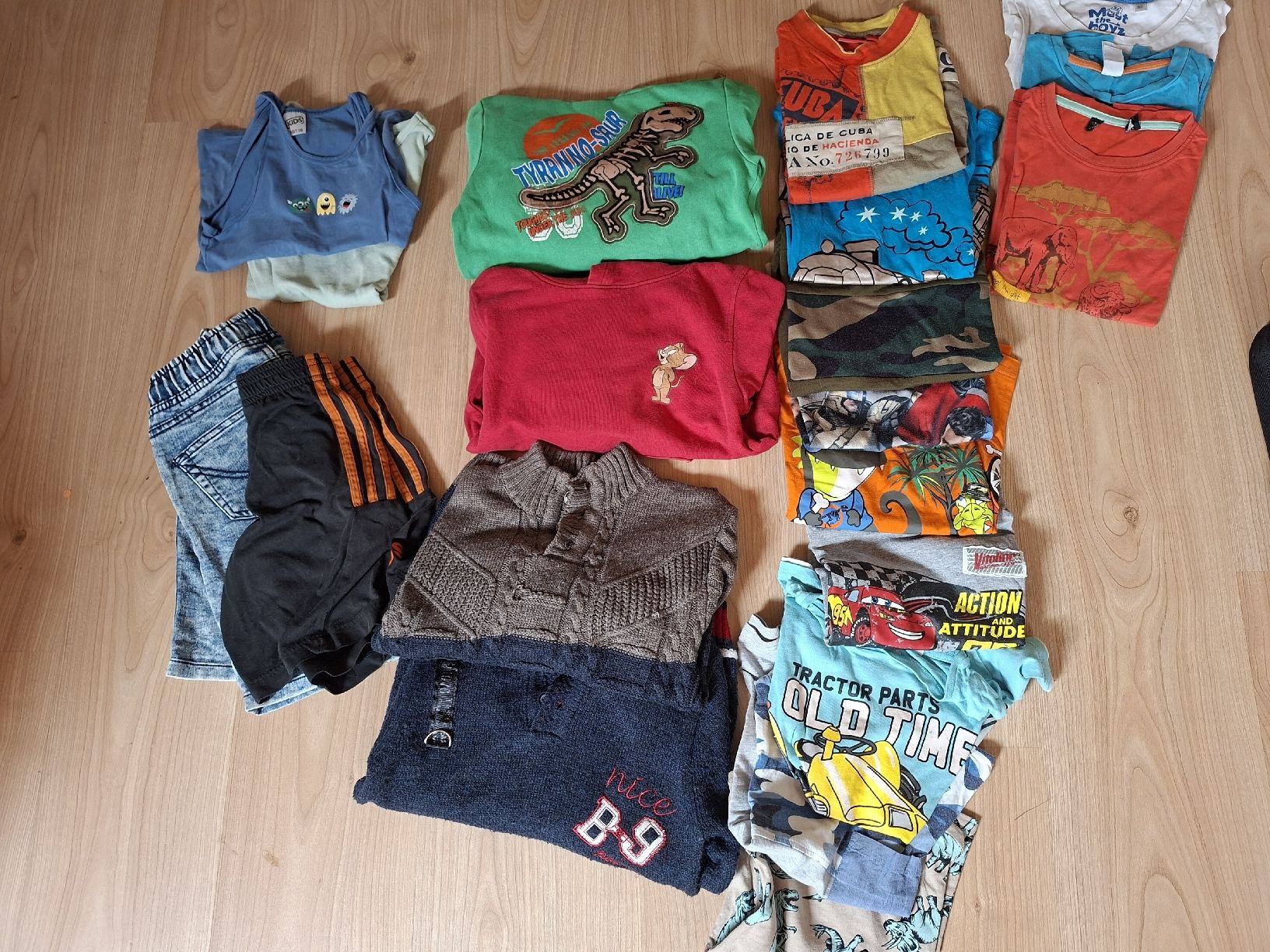 Lotti & Set di vestiti: Kleiderpaket 110/116 – Usato da Leutwil venduto da Sgugerli 2