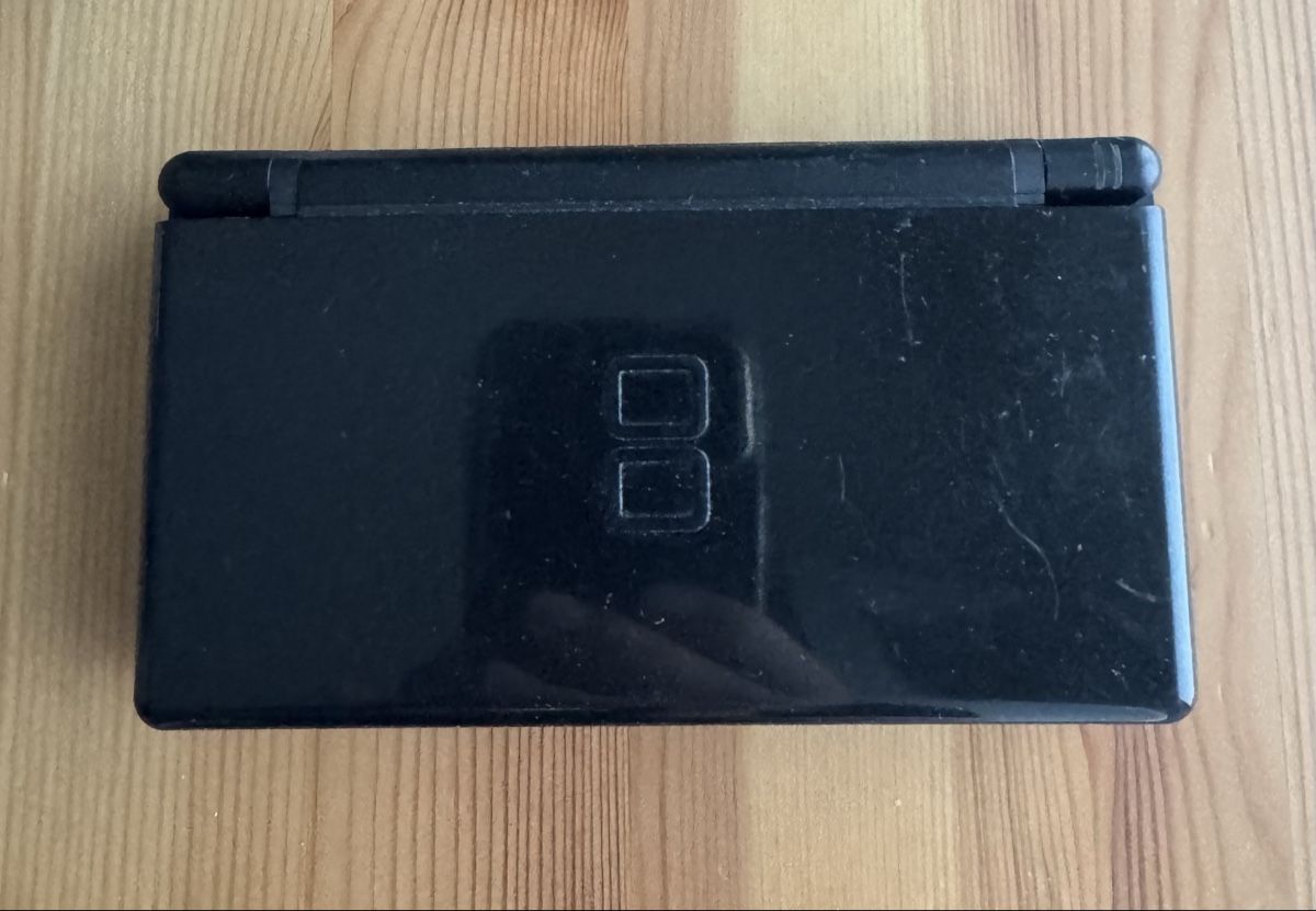 Nintendo Console: Nintendo DS Lite avec chargeur  – Usato da Ecublens VD venduto da Snake_sama01 1
