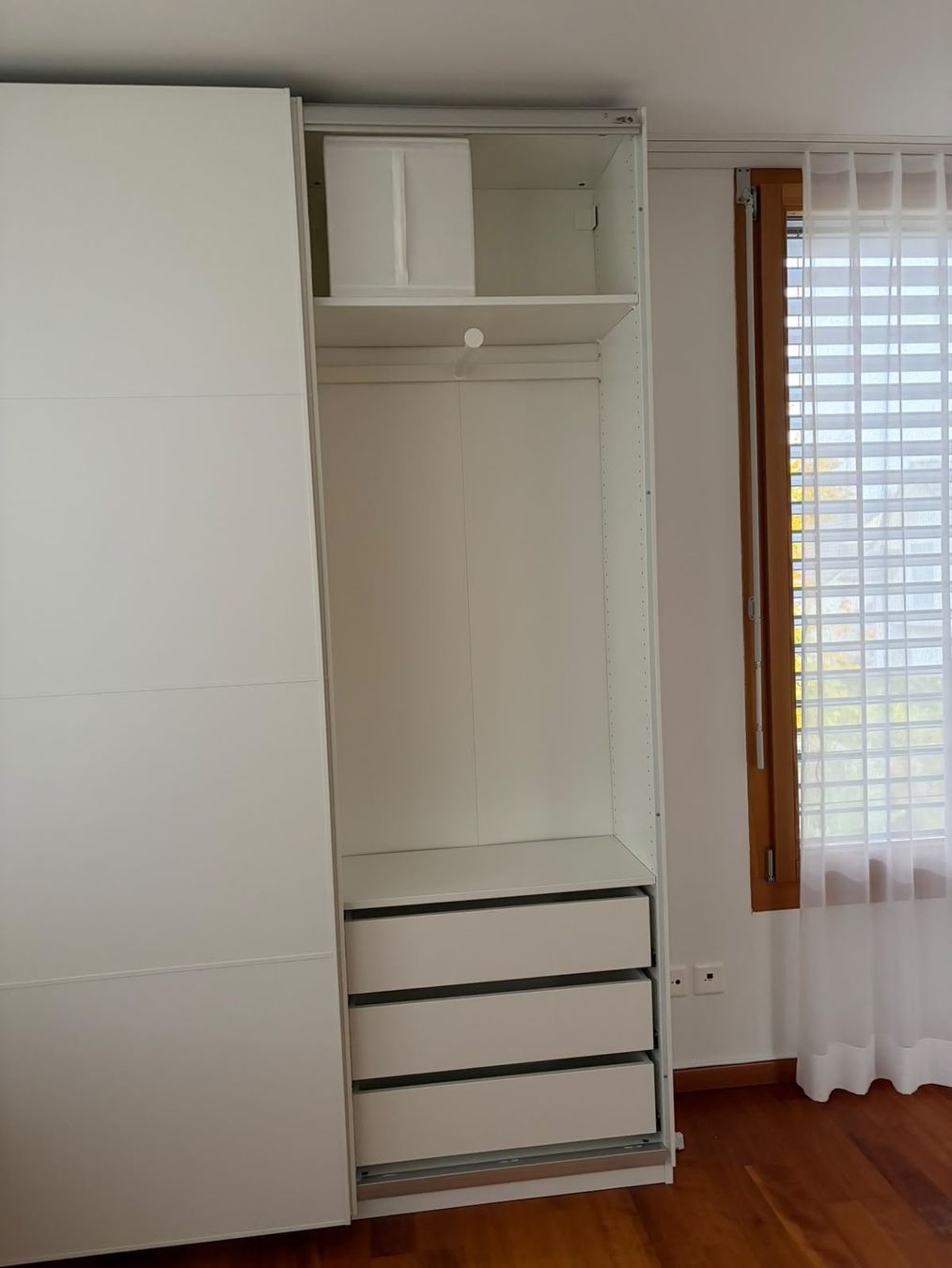 Ikea Armadi: schmaler Kleiderschrank IKEA – Usato da Freidorf TG venduto da len_2f7z 1