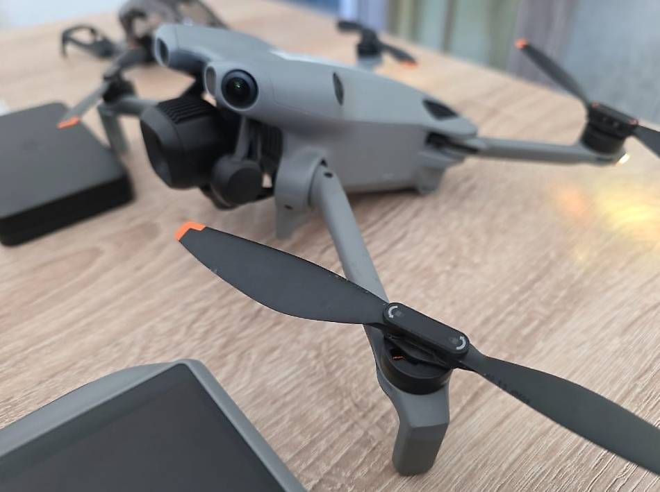 Modellismo RC: DJI Mini 5 Pro - Fly More Combo – Usato da Happerswil venduto da Andream0 1