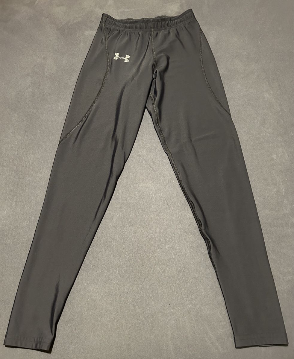 Lotti di vestiti: Under Armour Set Grösse S/M – Usato da Allschwil venduto da Rae118 6