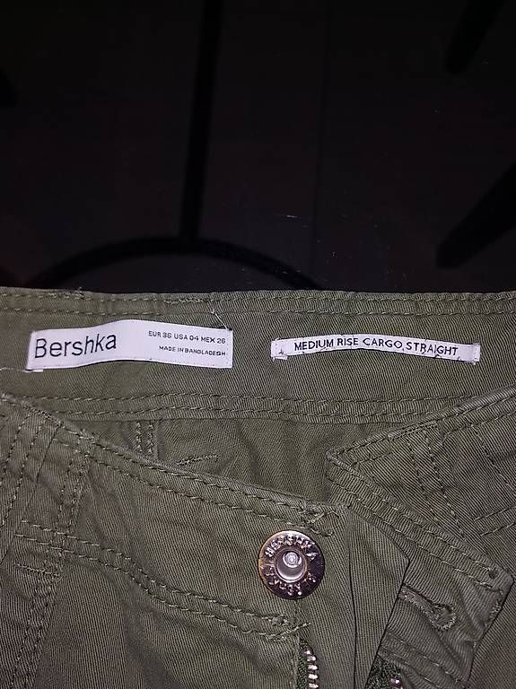 Bershka Pantaloni: 2 Pantalons cargo Bershka – Usato da Bex venduto da Sakito 2