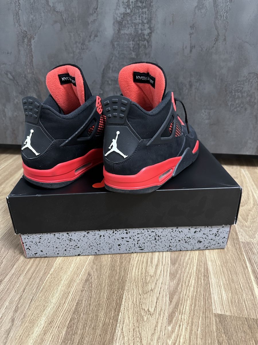 Jordan Herrenschuhe: Jordan 4 Retro Red Thunder (Schwarz/Rot) – Gebraucht aus Zürich von Ale-061106 2