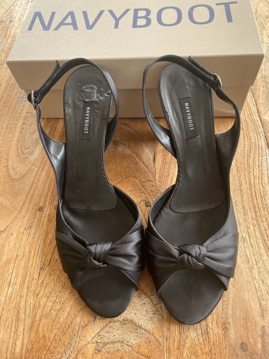 Navyboot Damenschuhe: Schuhe Kitten Heels Navyboot Gr.40 – Gebraucht aus Affoltern am Albis von Vsyra 2