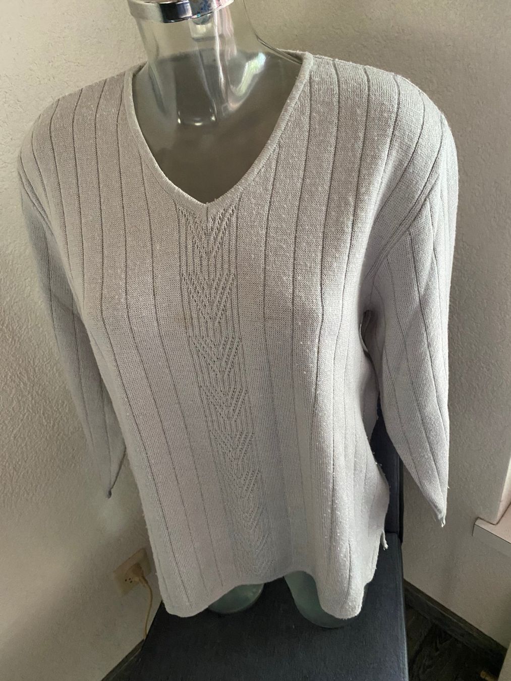 Maglioni & Felpe: Pulli mit leichtem Glitzer Grösse 40 – Usato da Allenwinden venduto da Obalu 2