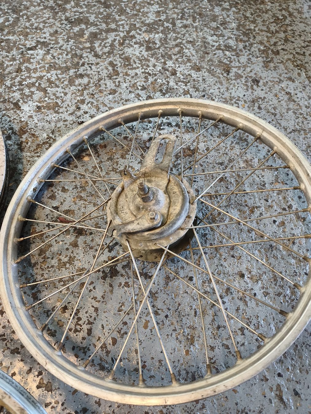 Puch Cerchioni: Vorderradfelgen 17" Puch / Sachs Weinmann – Difettoso da Münchwilen TG venduto da Denso33 3
