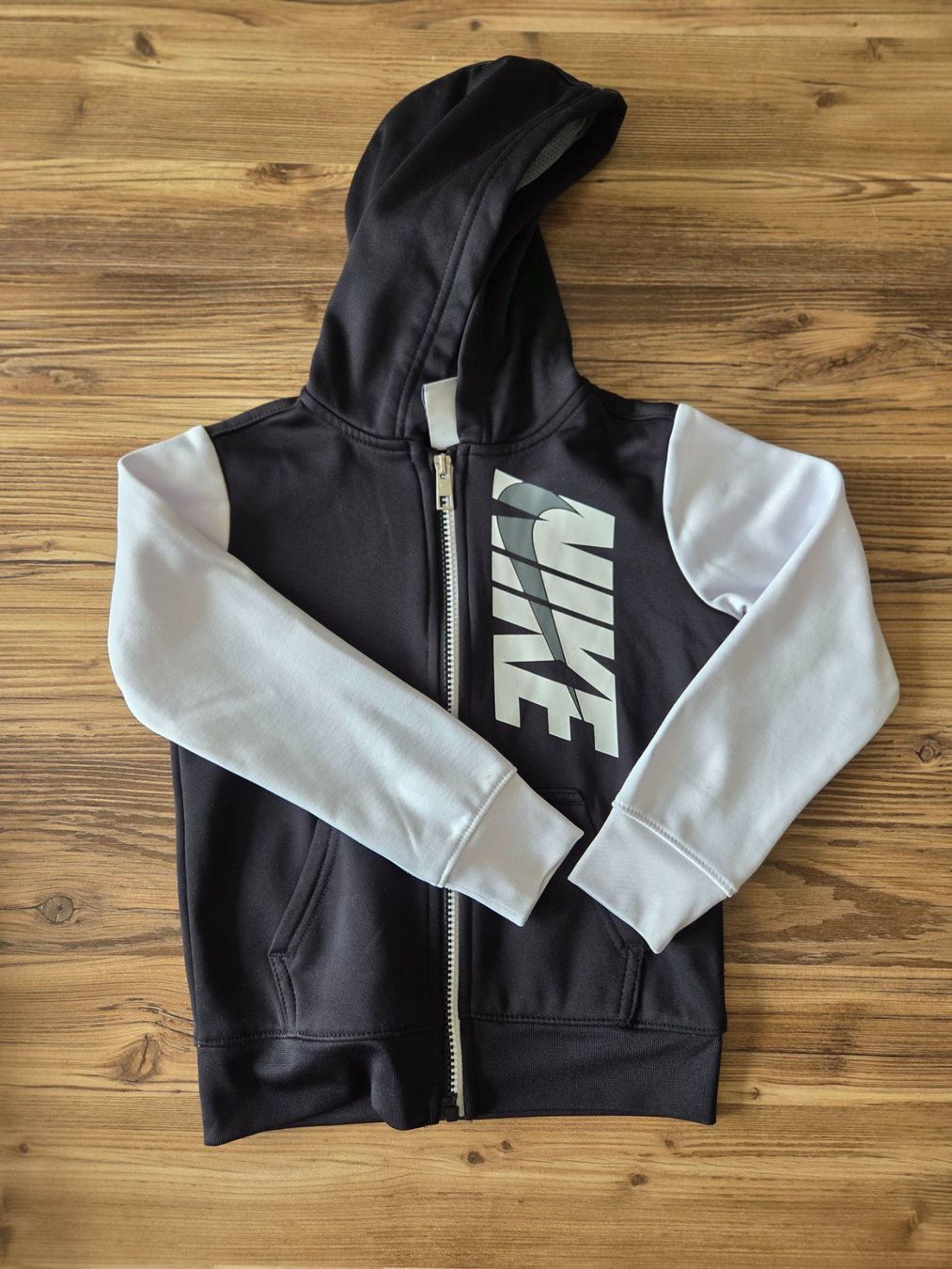 Nike Lotti & Set di vestiti: Nike Set Jungs Gr. 98 (alles Original!) – Usato da Rupperswil venduto da ecko_red 2