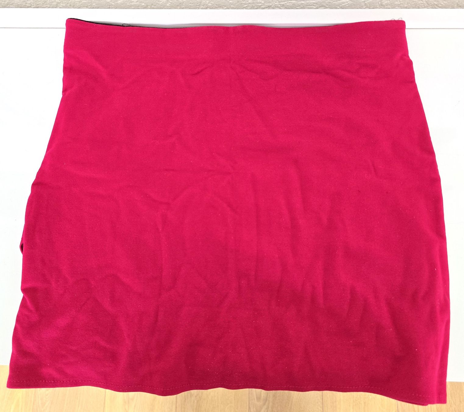 Gonne: Mini jupe rouge Yendi – Usato da La Chaux-de-Fonds venduto da Cokecollection 1