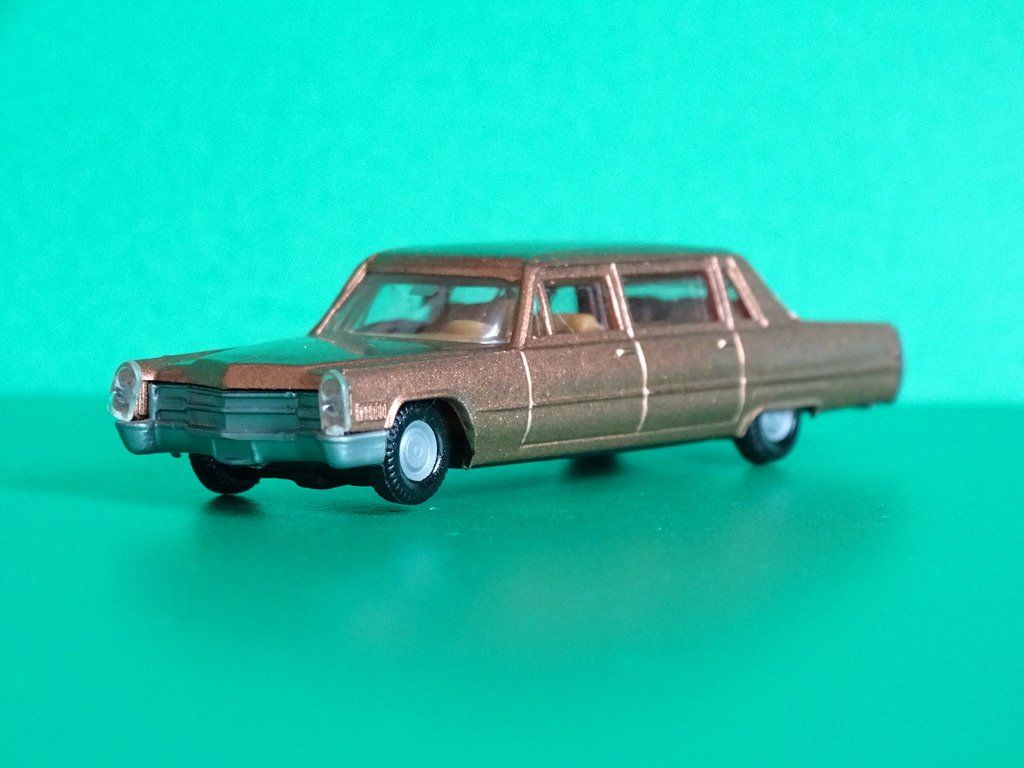 Praliné Modellini d'auto: Cadillac von Praliné 1/87 – Usato da Bretzwil venduto da Meex