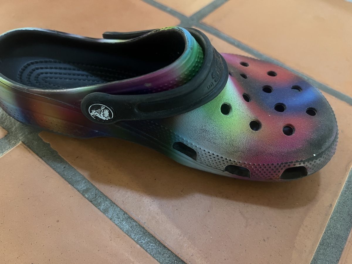Crocs Scarpe da uomo: Bunte Crocs Grösse 34/35 gebraucht – Usato da Wohlenschwil venduto da SmokyAnnie 1