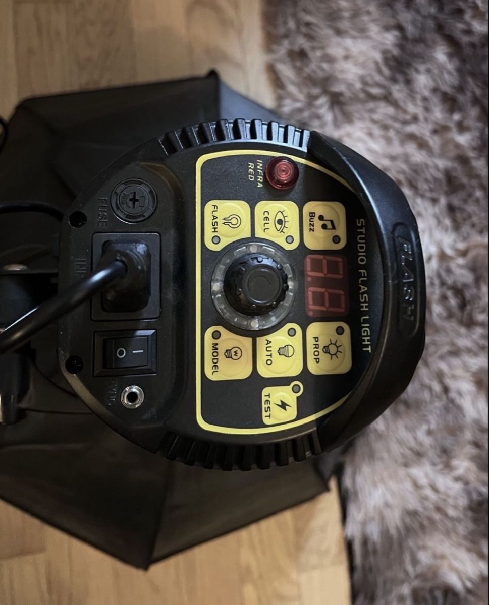Flash: Neewer S-700N Studioblitz mit Softbox, Durchmesser 60cm – Usato da Bern venduto da jah_f7y5 3