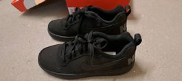 Nike Schuhe Gr. 35.5, schwarz