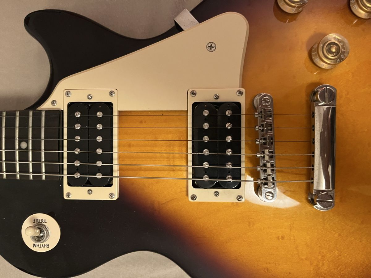 Epiphone Strumenti musicali: Epiphone Les Paul 100 Sunburst inkl. Tasche und Gurt – Nuovo (secondo la descrizione) da Chur venduto da gio7000 1