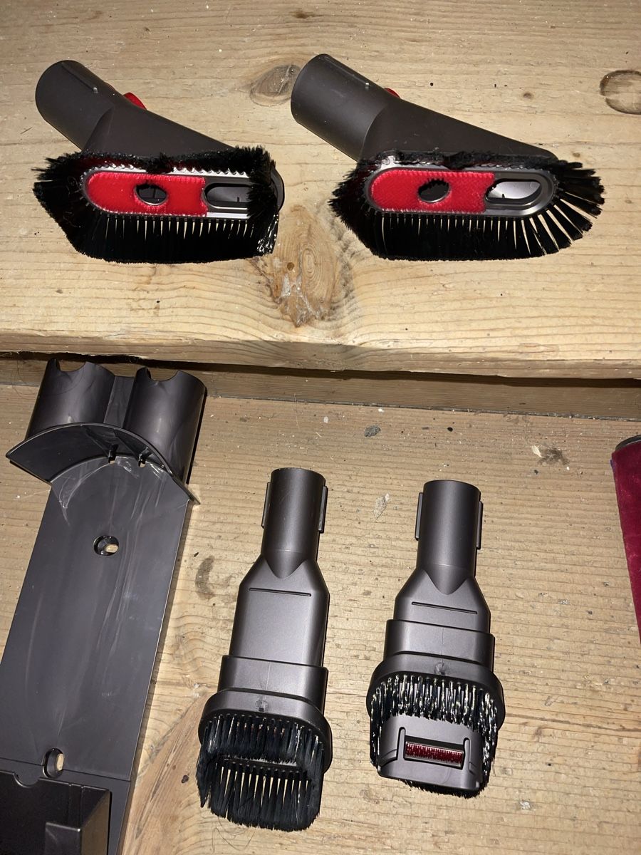 Dyson Staubsauger & Zubehör: Dyson V8 Zubehör Set NEUWERTIG – Neu und originalverpackt aus Mels von Atelier-Ale 2
