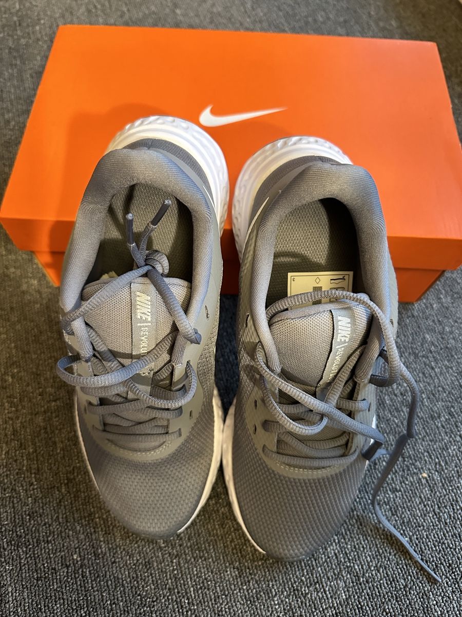 Nike Scarpe da uomo: Nike Revolution 5 unisex taille 40 gris – Nuovo e nell'imballaggio originale da Bulle venduto da LeMoleson 3