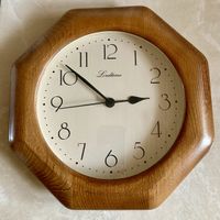 Wanduhr Lordtime Holzoptik achteckig 26 cm Durchmesser