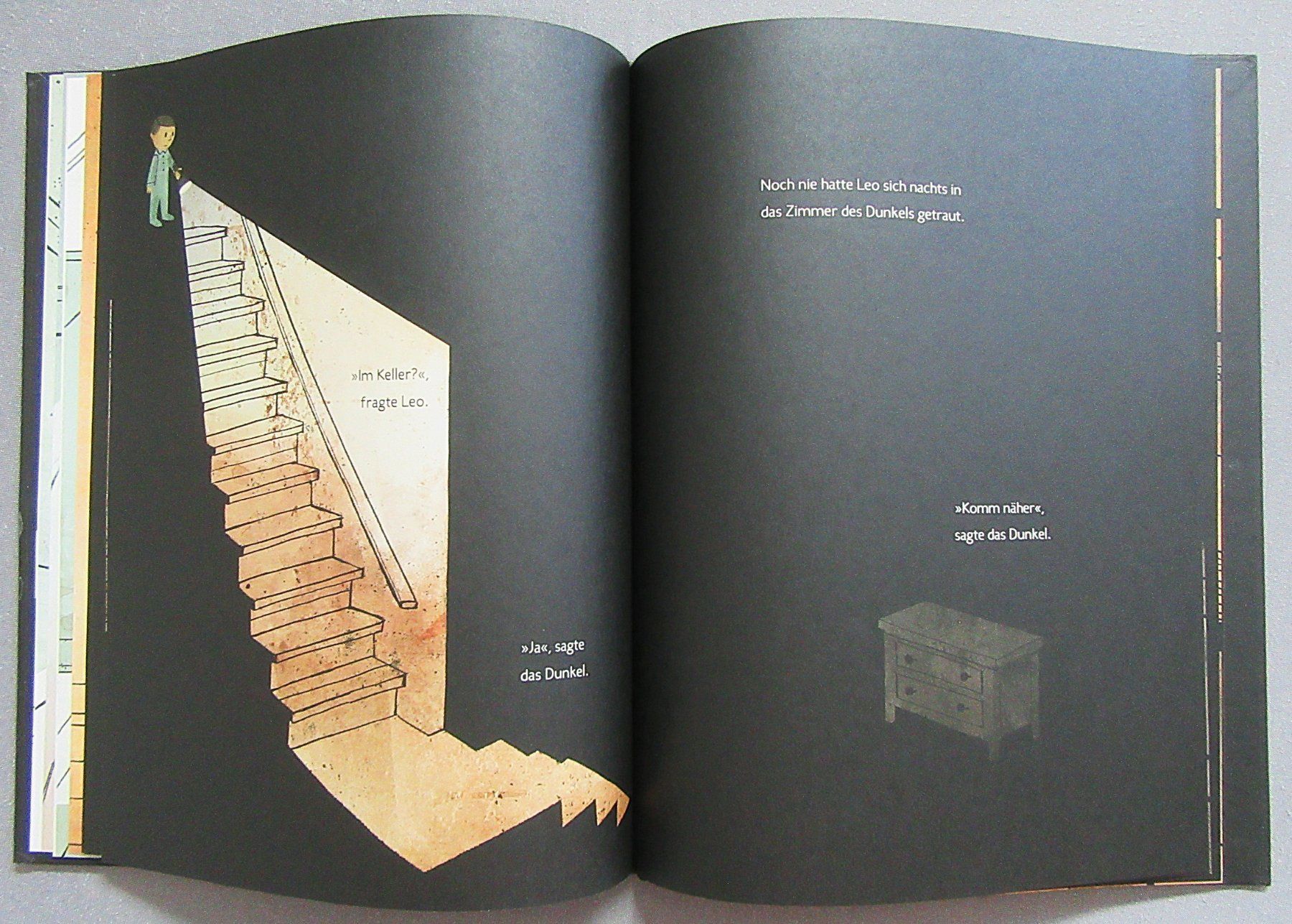Bücher: Dunkel - illustriert von Jon Klassen – Gebraucht aus Auenstein von Padabimbim 7