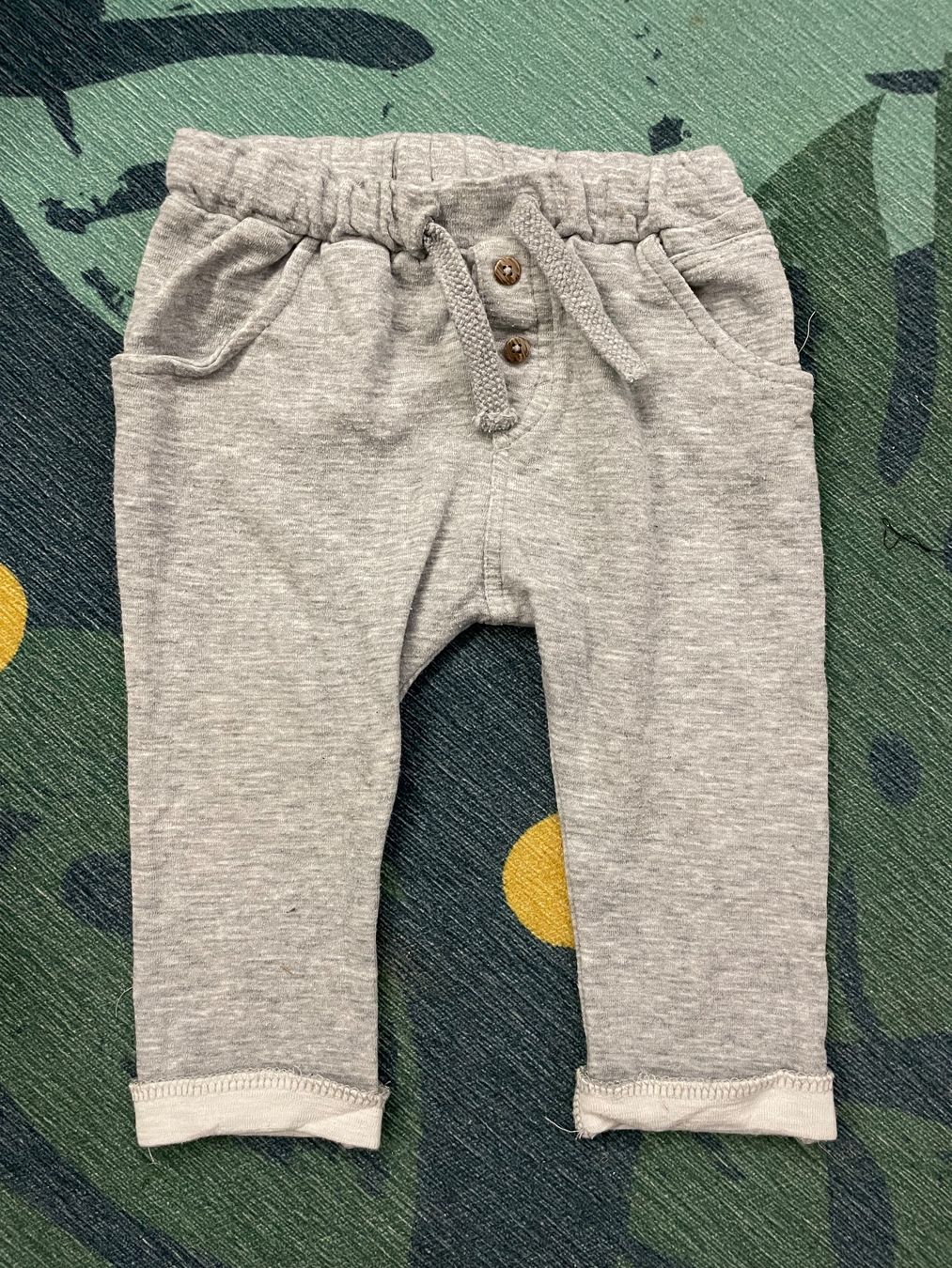 H&M Pantaloni: Gr.80 Set Hose Jogginghose Trainerhose – Usato da Kaltbrunn venduto da mar_7jpc 2