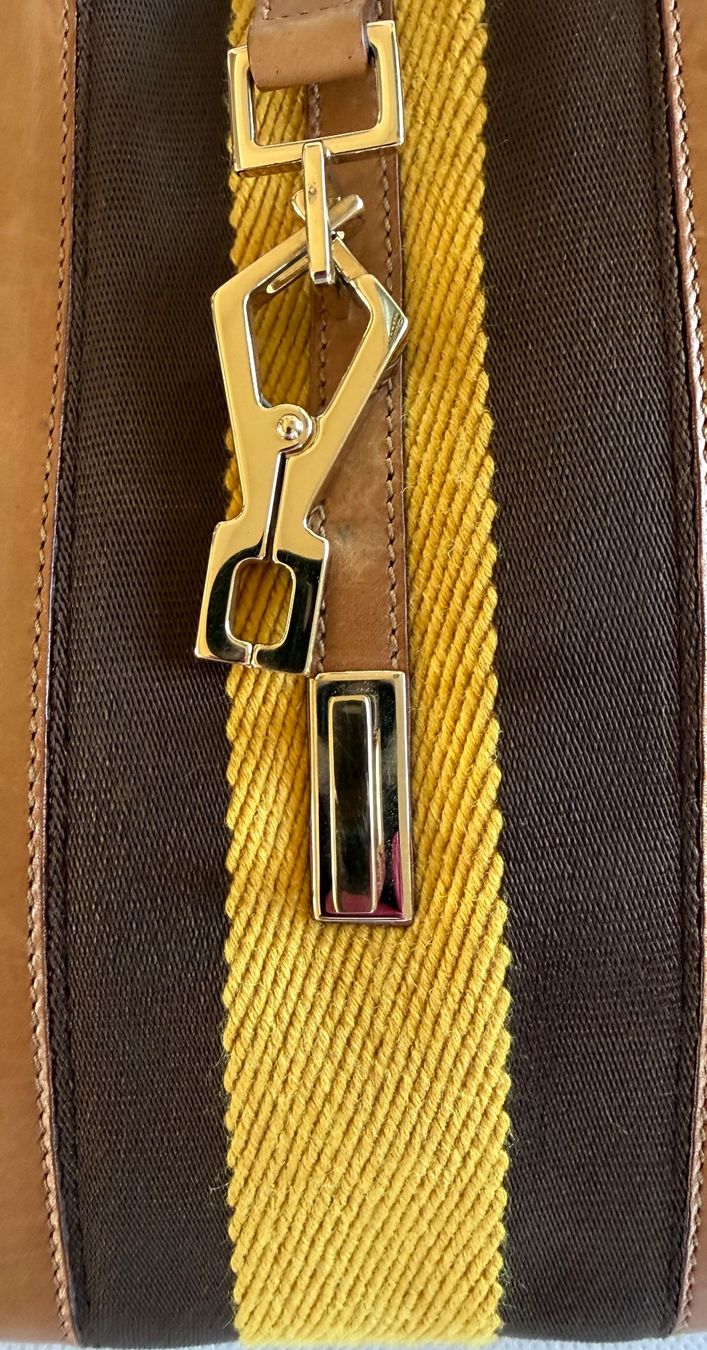 Gucci Altro in  Abbigliamento & Accessori: Sac GUCCI en cuir camel – Usato da Vernier venduto da ley_yqh9 4
