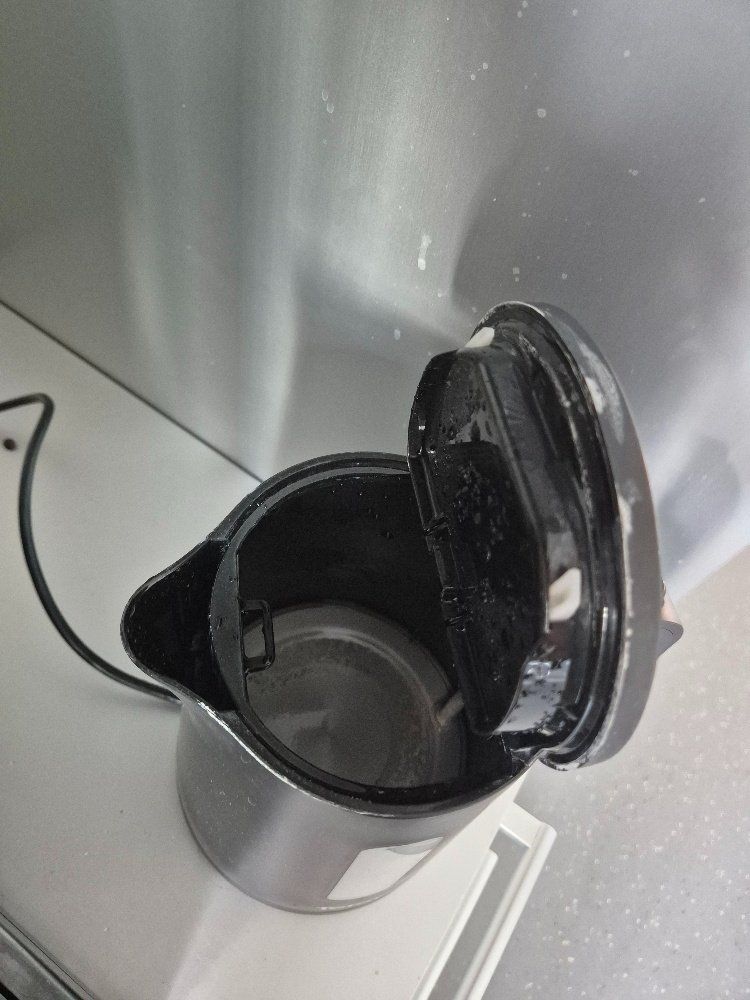 Bollitori: Wasserkocher Tefal 1.7L – Usato da Feusisberg venduto da Whitefir 3
