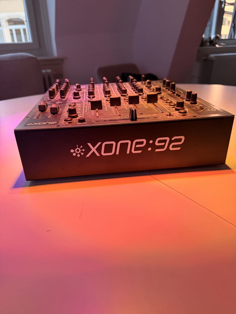 Allen & Heath Console di mixaggio: Allen & Heath Xone:92 Mischpult gebraucht – Nuovo (secondo la descrizione) da Zürich venduto da Marbolix 1