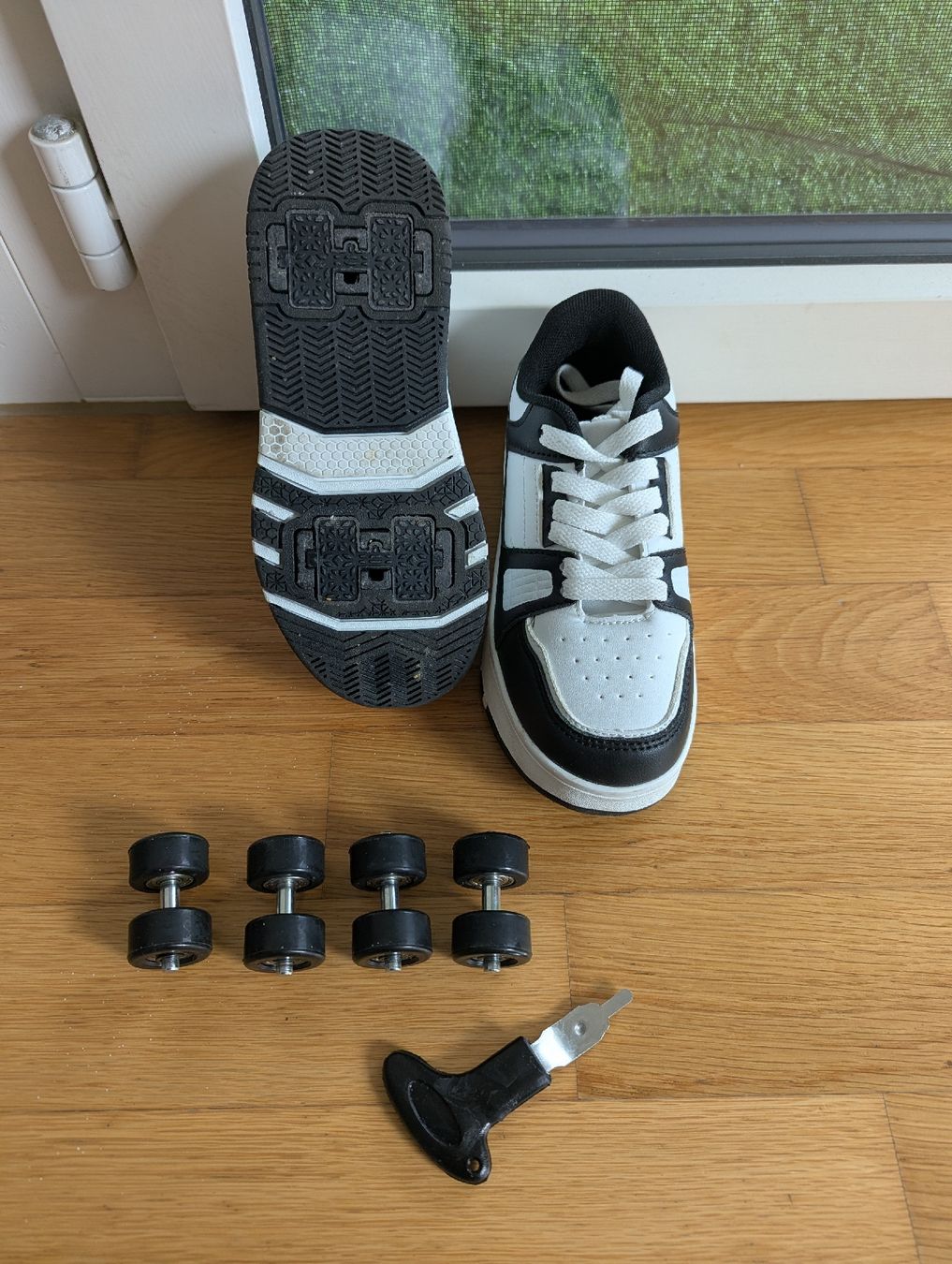 Schuhe für Jungen: Transformable Roller Shoes N 31 – Neu (gemäss Beschreibung) aus Dietikon von X7tj 1