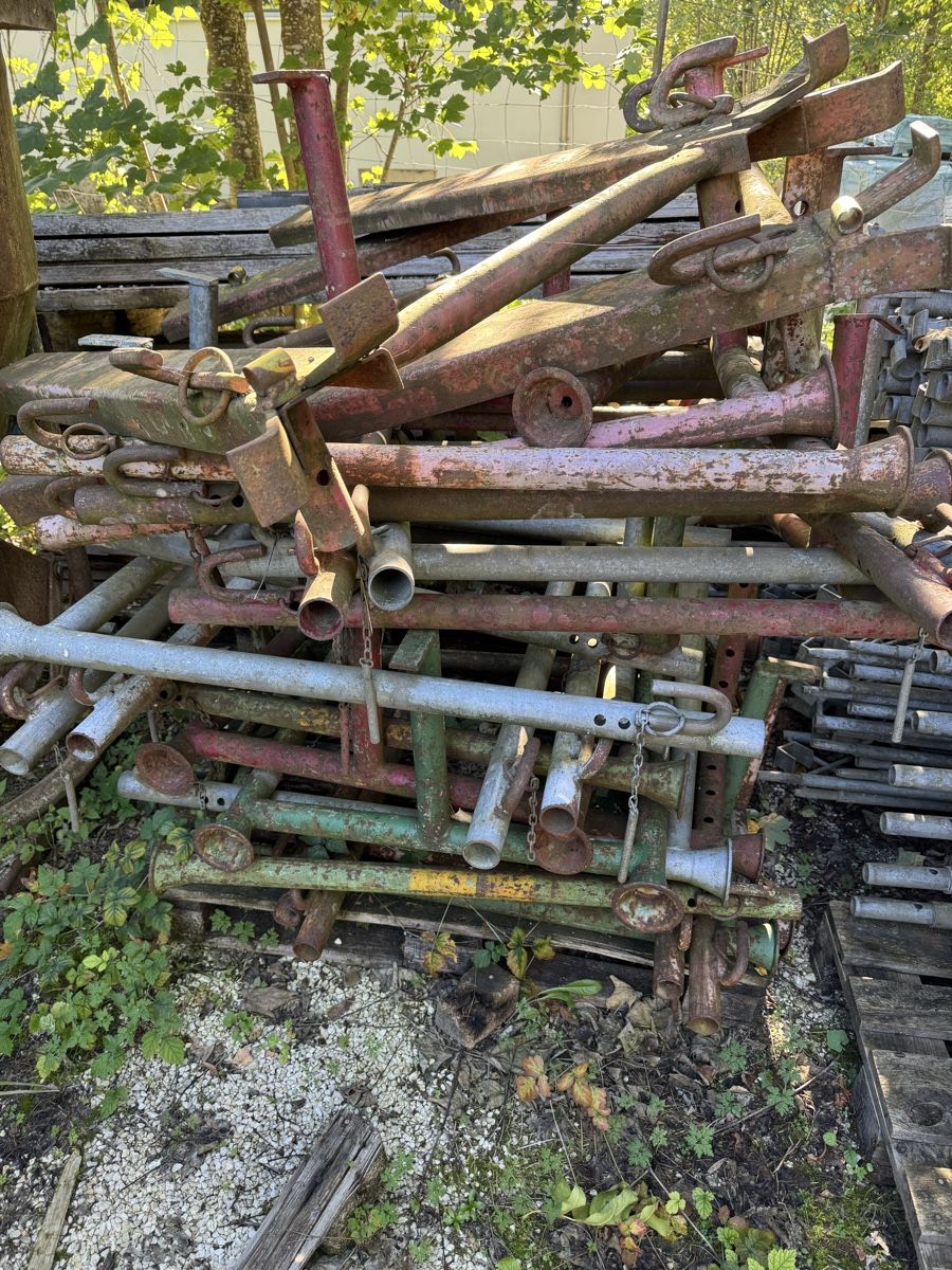 Ponteggi: Lot de panier d’échafaudage  – Usato da Brislach venduto da Lea_bggmbh