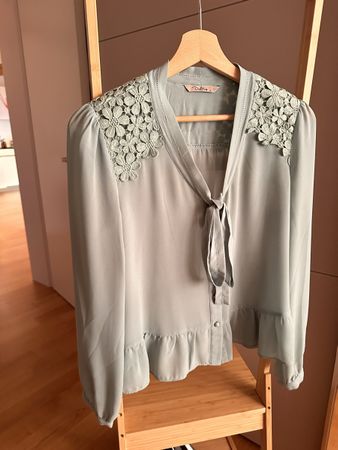 Darling Bluse mit Spitze, Grösse XS 