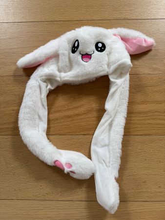 Bonnet Lapin Blanc Avec Oreilles Mobiles