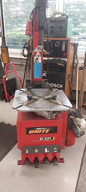 Tutte le macchine: Pneumontiermaschine – Usato da Ebmatingen venduto da Gobb31