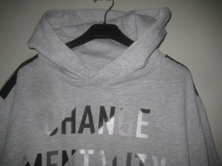 HERREN PULLOVER MIT KAPUZE