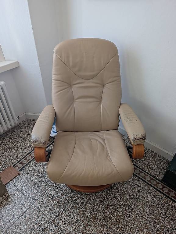 Sessel: Poltrona in pelle usata – Gebraucht aus Mendrisio von RiccardoMarengo 2