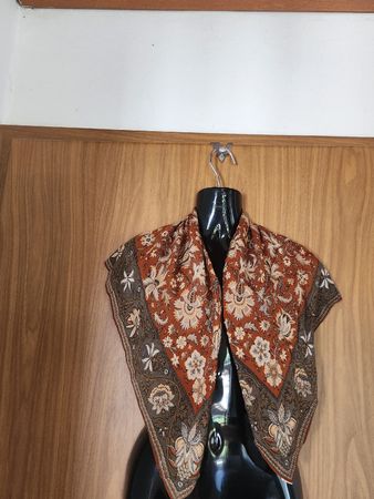 Foulard Loredano Pure Silk imprimé fleuri 