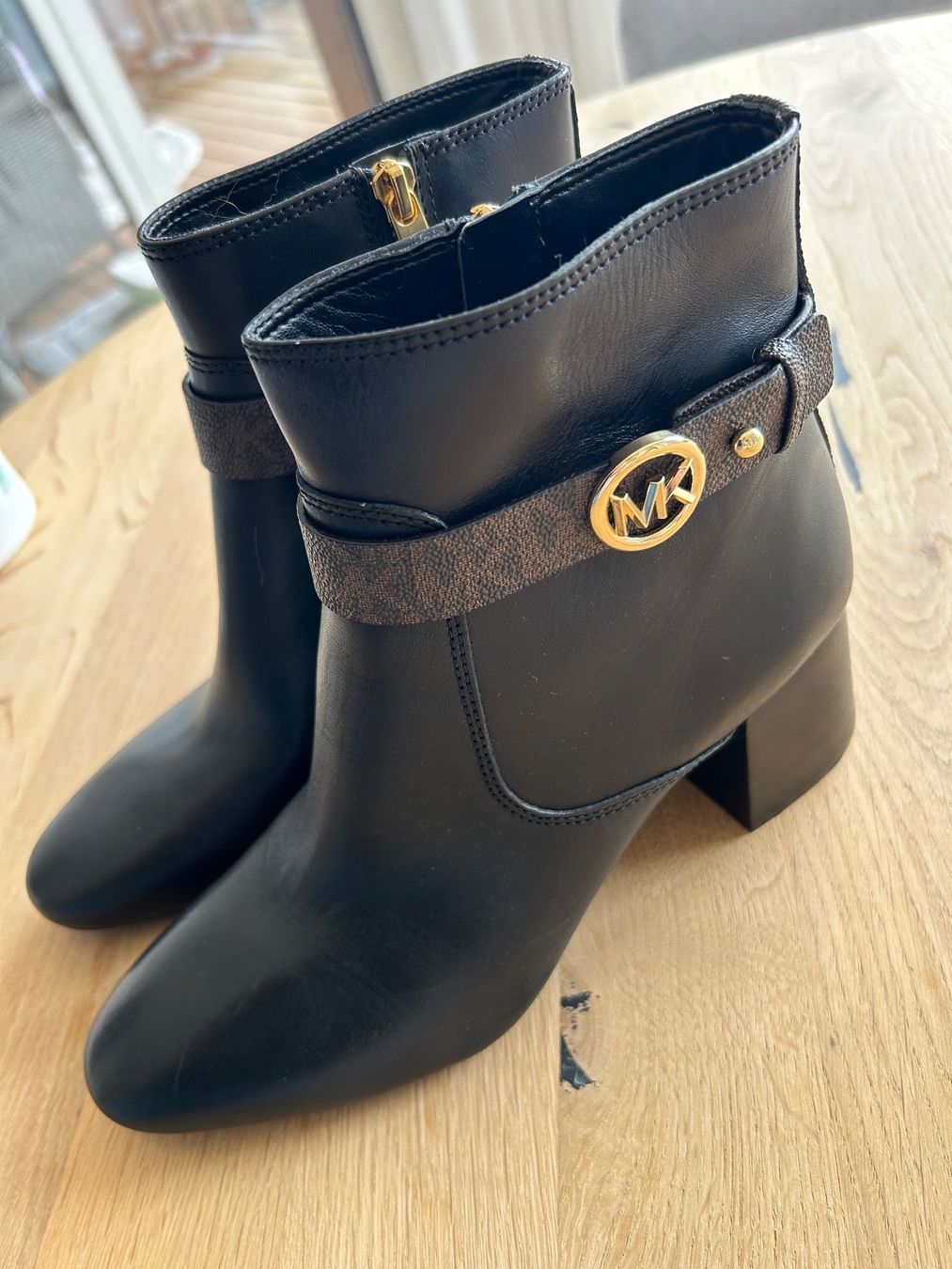 Michael Kors Scarpe da donna: Michael Kors Stiefeletten neu* – Nuovo (secondo la descrizione) da Kloten venduto da ArtPearl 1