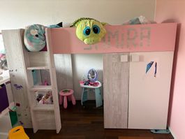 Kinderhochbett mit Schrank