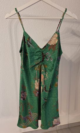 Zara Kleid Gr. XS