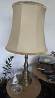 Antike Messing-Tischlampe im Hollywood-Stil mit Seidenschirm