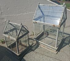 Zwei Mini-Gewächshäuser Metall Glas vintage gebraucht