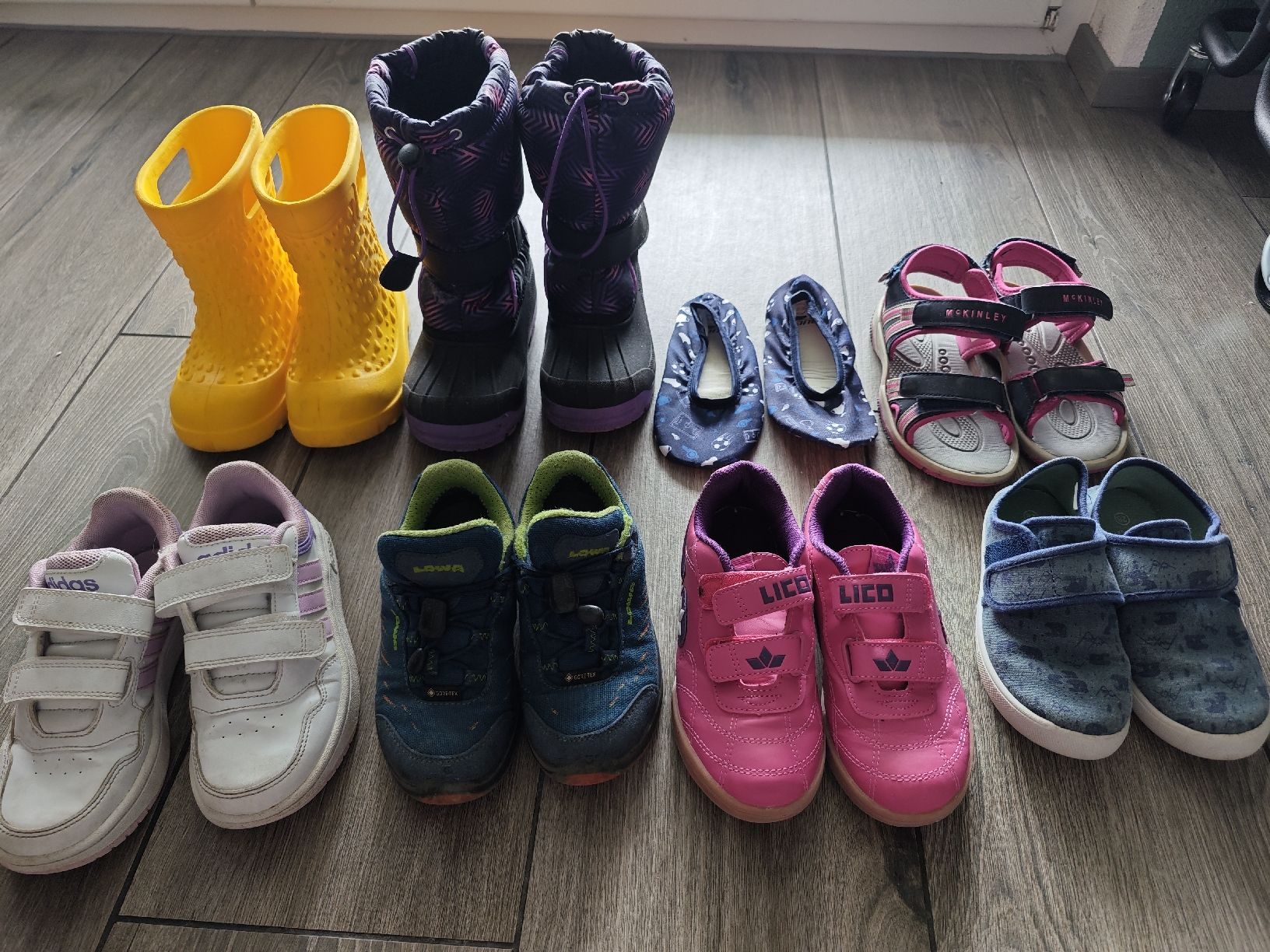 Scarpe per ragazze: Schuhe Mädchen Gr.28 – Usato da Egerkingen venduto da Skorpion.ch
