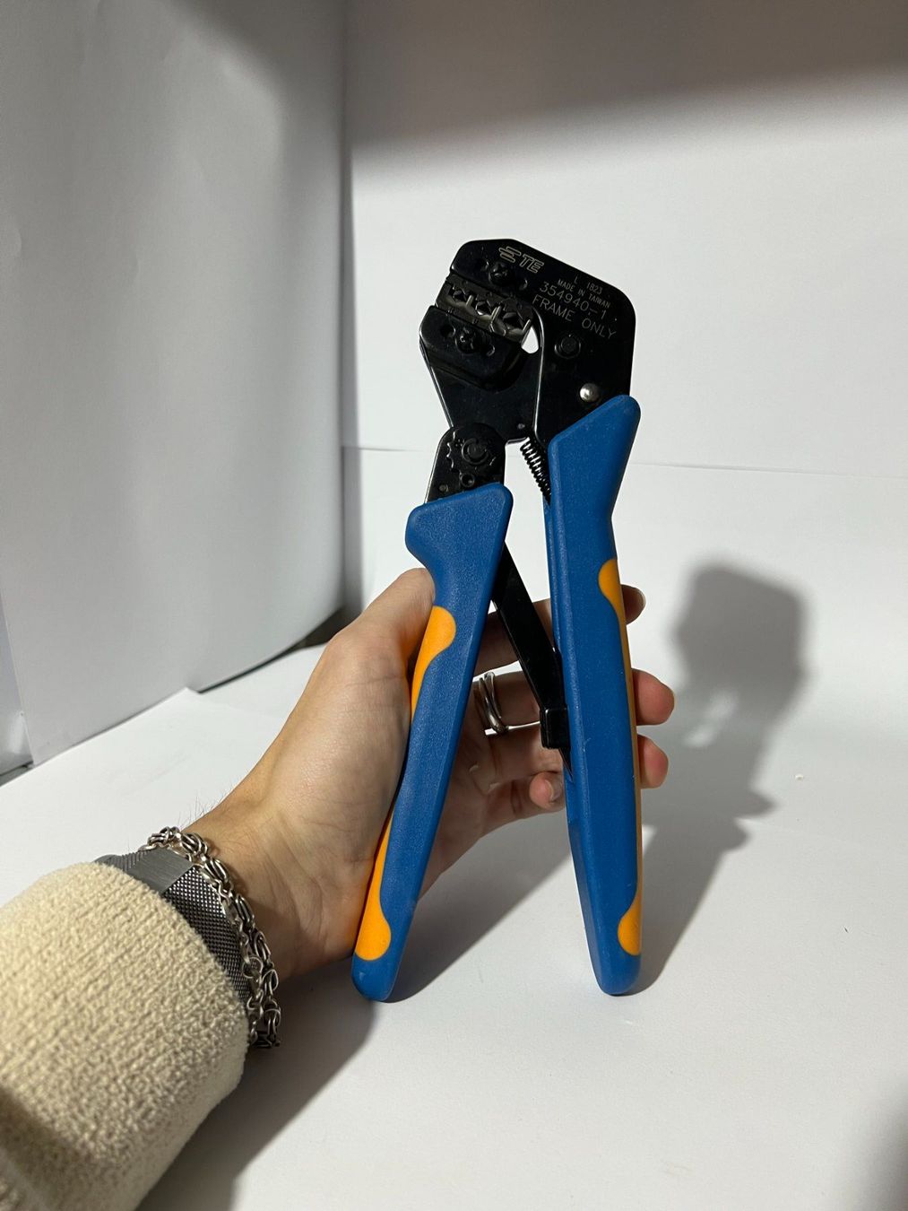 Tutti gli attrezzi: TE Connectivity Crimpzange Frame 354940-1 – Usato da Zürich venduto da florian.kilian 2