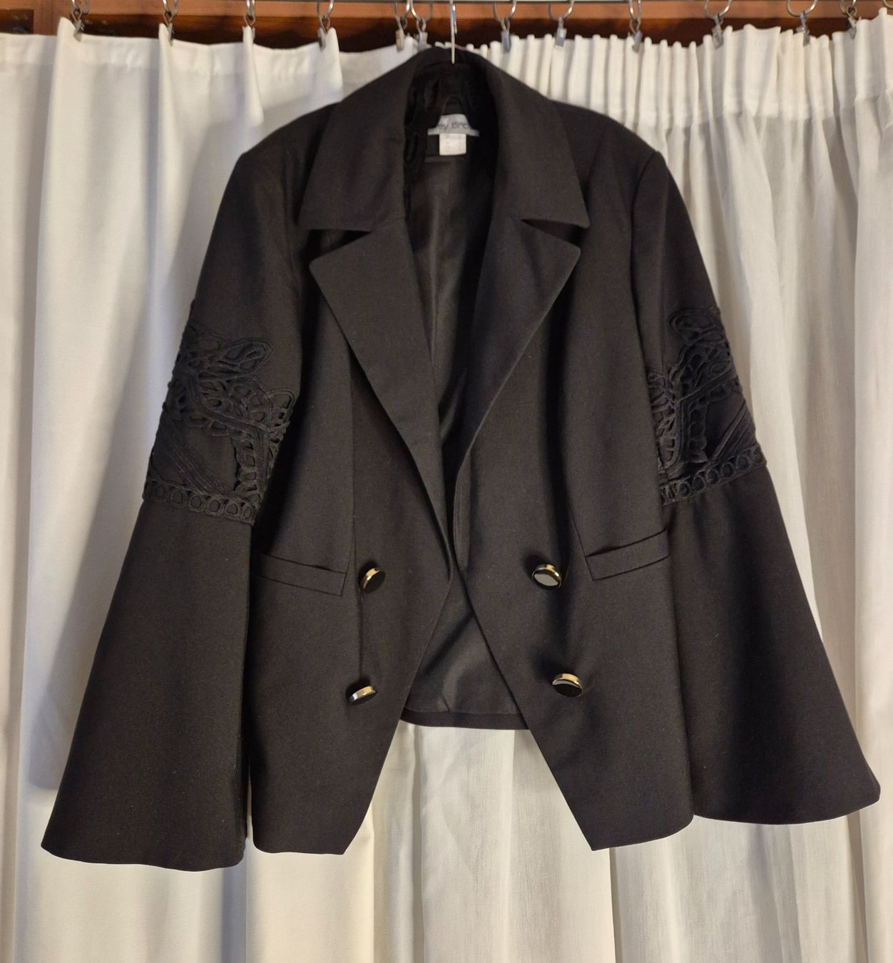 Jacken: Blazer mit weiten Ärmeln von Ashley Brooke – Gebraucht aus Leissigen von ali_k9v8