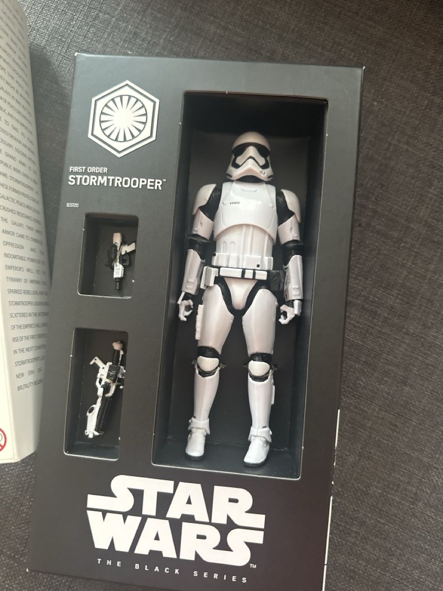 Star Wars Statuette: STAR WARS STORMTROOPER Black Series – Nuovo (secondo la descrizione) da Bern venduto da Sunne2003