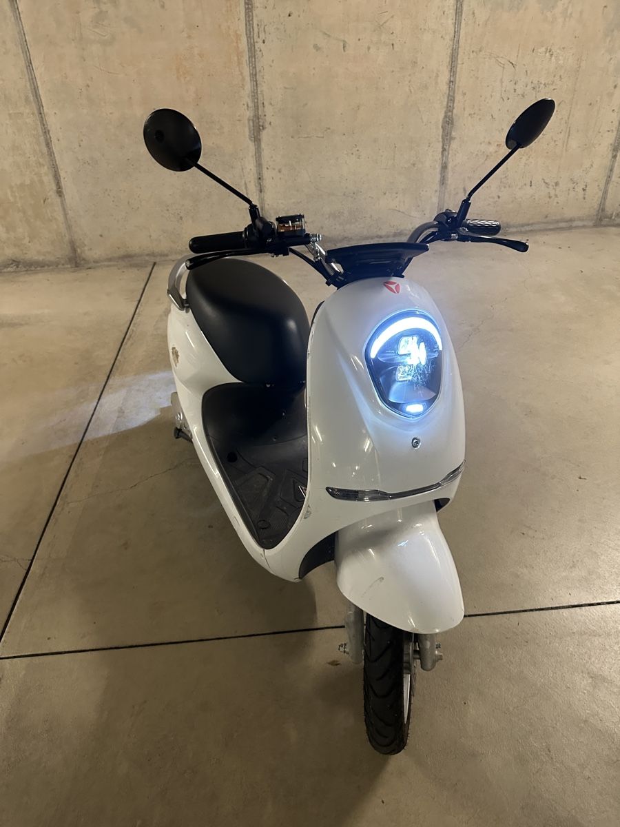 Yadea Scooter: YADEA C-Umi – Usato da schwerzenbach venduto da Sendmail50 1