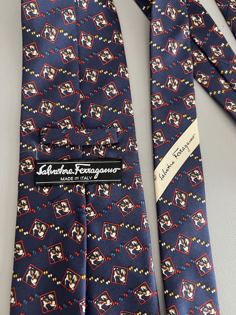 Salvatore Ferragamo Cravates: Krawatte Salvatore Ferragamo – D'occasion à Pfäffikon SZ par pdroth 2