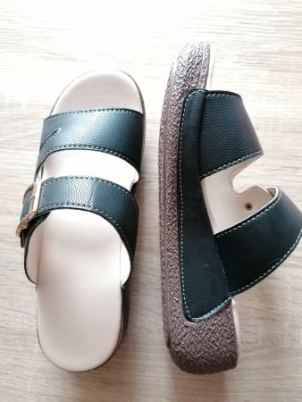 Damen Hausschuhe / Sandalen Gr. 38 *NEU*