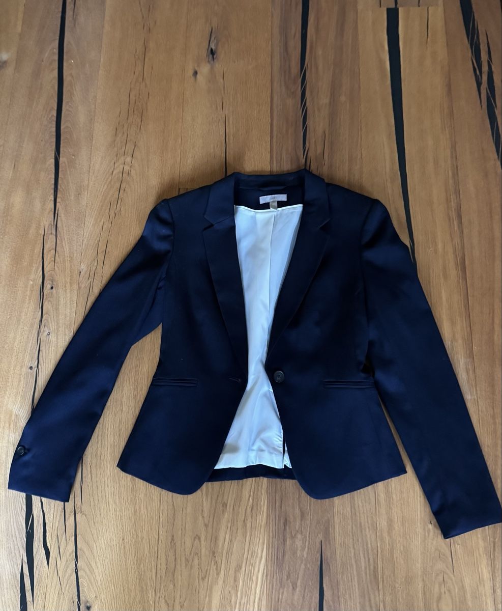 H&M Anzüge & Kostüme: Damen Blazer H&M dunkelblau – Gebraucht aus Weinfelden von aline.brc