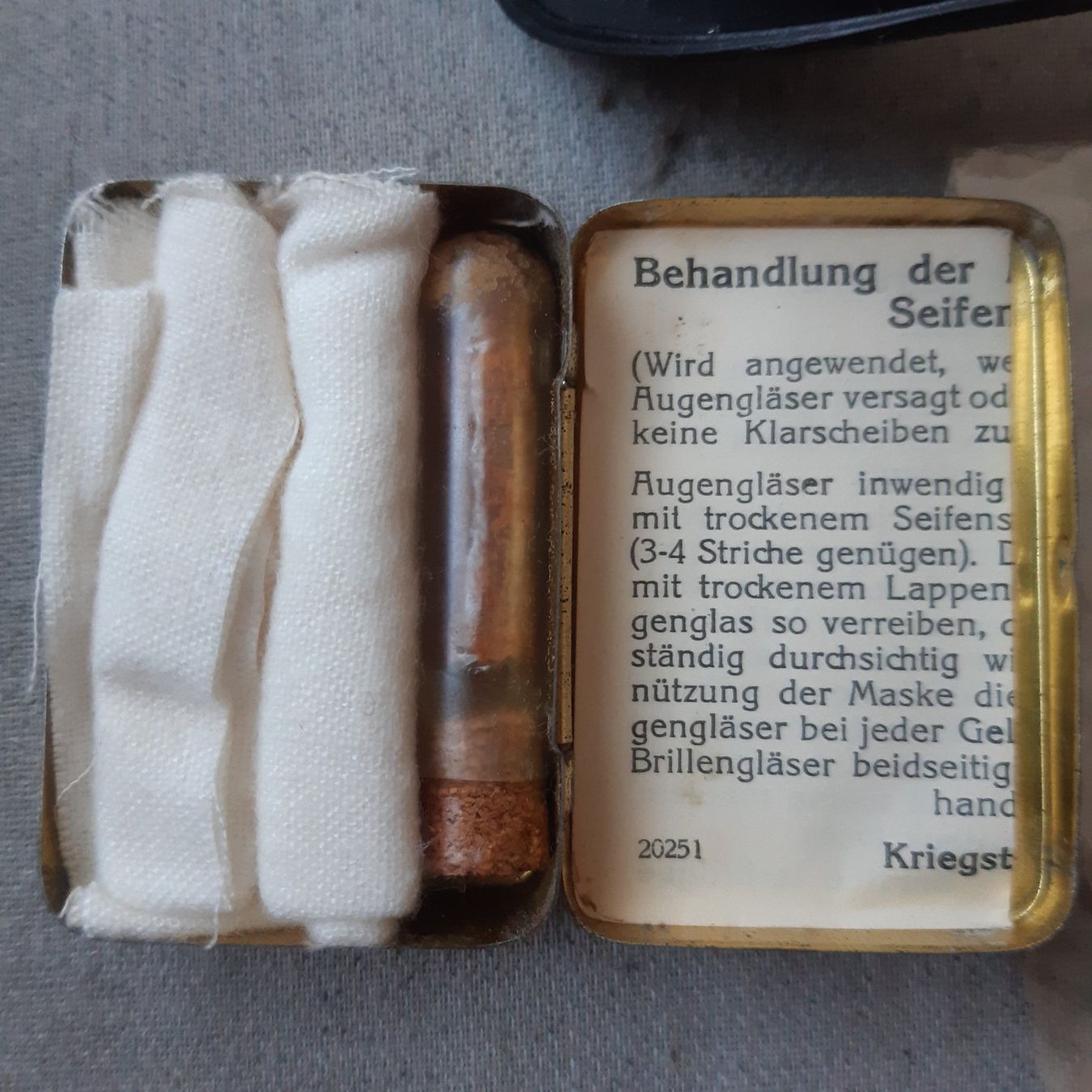 Ansichtskarten: Fliegerbrille Schweizer Fliegertruppen – Gebraucht aus Giffers von attila07 1
