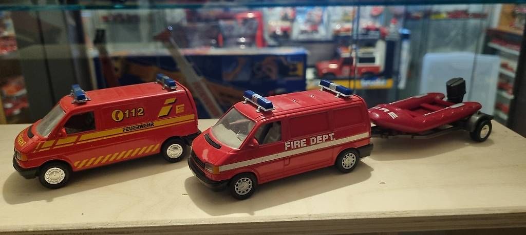 Giocattoli: Feuerwehr Bus mit Boot und ohne – Usato da Landquart venduto da Predi91 1